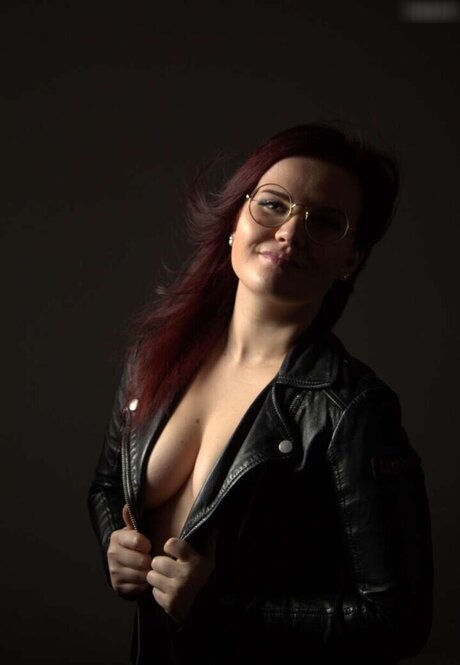 Nagie wyciekłe zdjęcie OnlyFans od Kleinstadtvanni