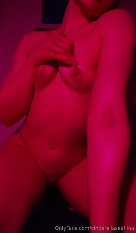 Nagie wyciekłe zdjęcie OnlyFans od Cinderellaseafiina
