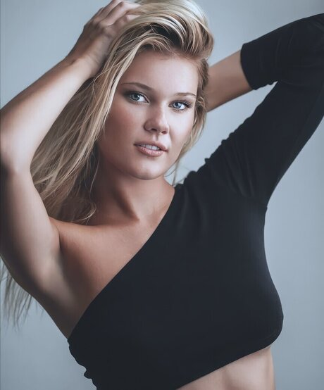 Sarah E Coomer