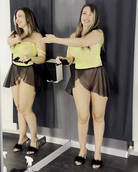 Nagie wyciekłe zdjęcie OnlyFans od Homemaking