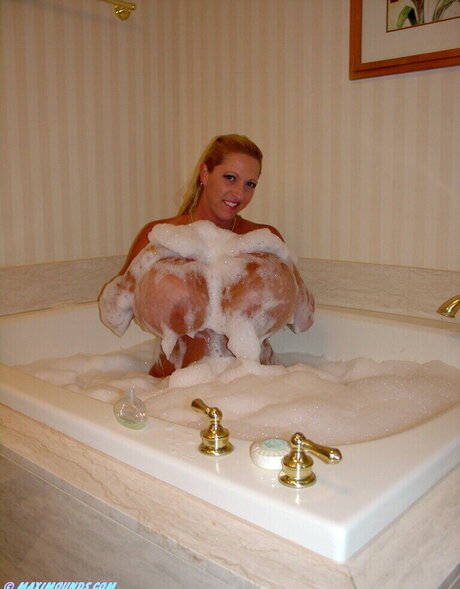 Maxi Mounds