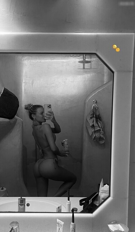 Nagie wyciekłe zdjęcie OnlyFans od Leoniebrrr