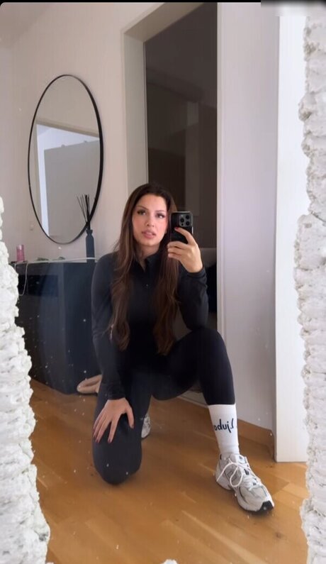 Nagie wyciekłe zdjęcie OnlyFans od Emily Furz