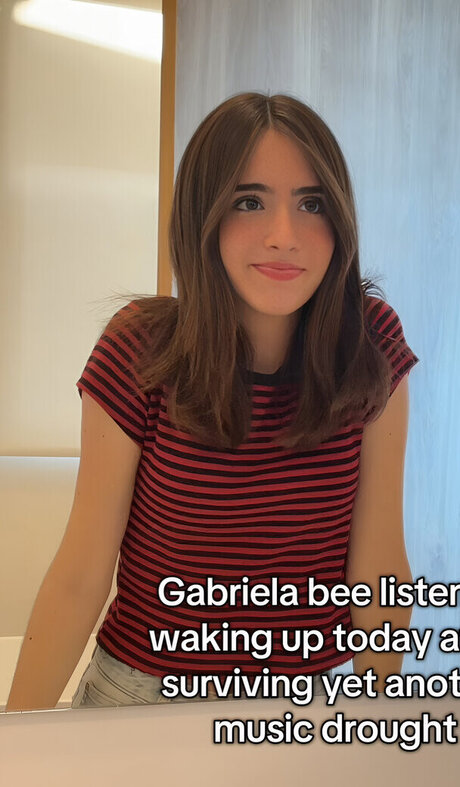 Gabriela Bee