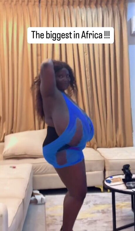 Nagie wyciekłe zdjęcie OnlyFans od Busty Vivian