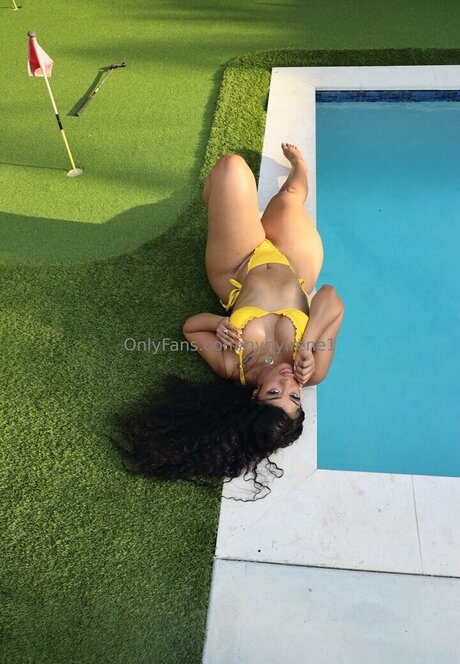 Nagie wyciekłe zdjęcie OnlyFans od Nynyirene