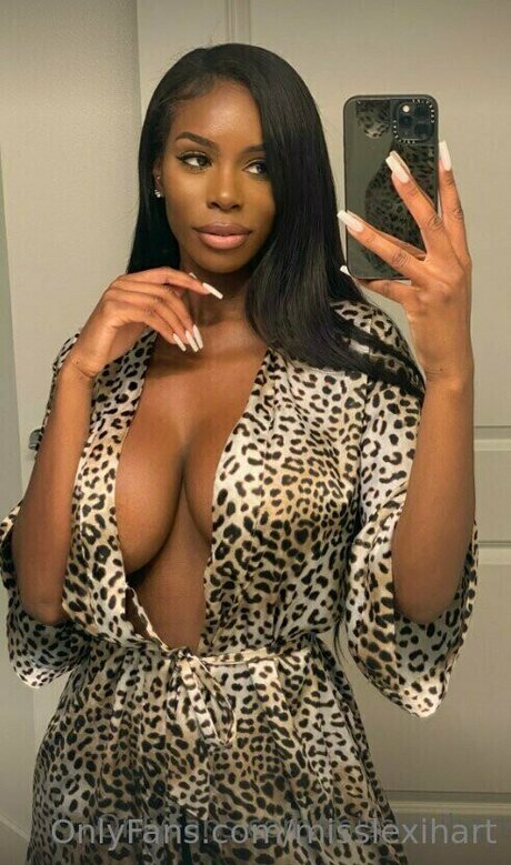 Nagie wyciekłe zdjęcie OnlyFans od Lexi Hart