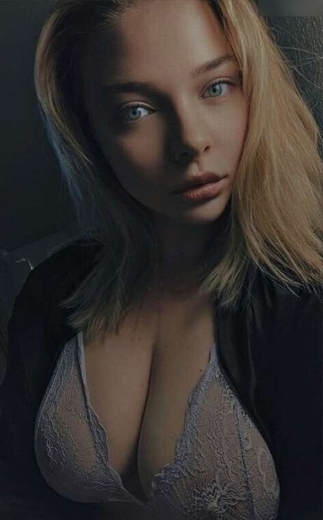 Nagie wyciekłe zdjęcie OnlyFans od Neeviliciouz