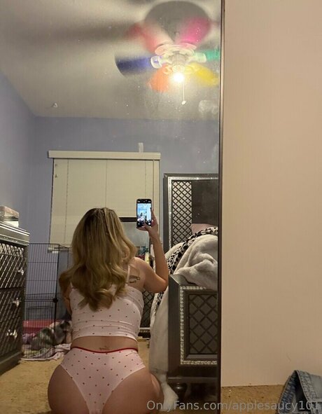 Nagie wyciekłe zdjęcie OnlyFans od Applesaucy101
