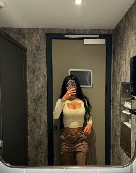 Nagie wyciekłe zdjęcie OnlyFans od Fatouma And Sister