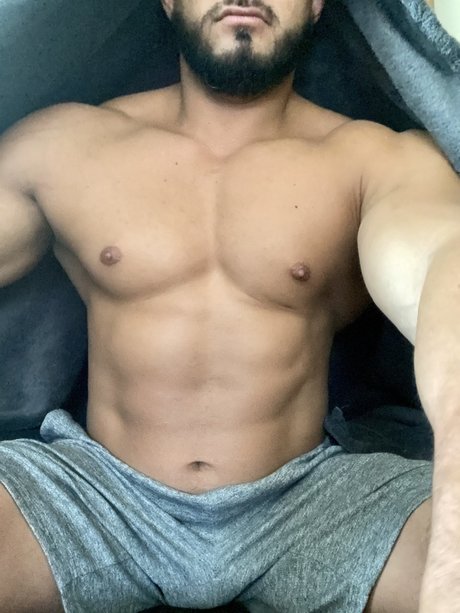 Nagie wyciekłe zdjęcie OnlyFans od Latinmuscles
