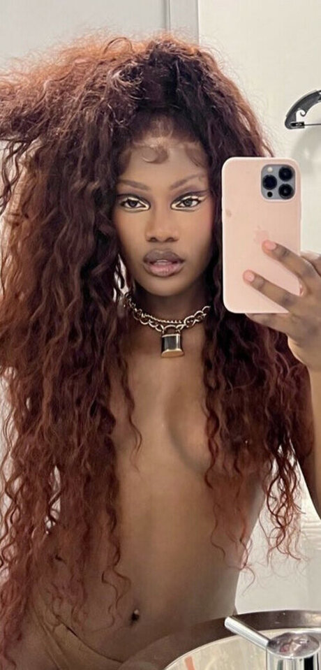 Nagie wyciekłe zdjęcie OnlyFans od Doechii
