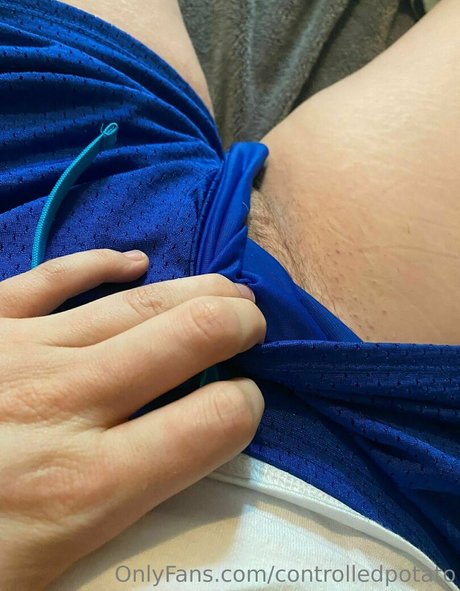 Nagie wyciekłe zdjęcie OnlyFans od Controlledpotato