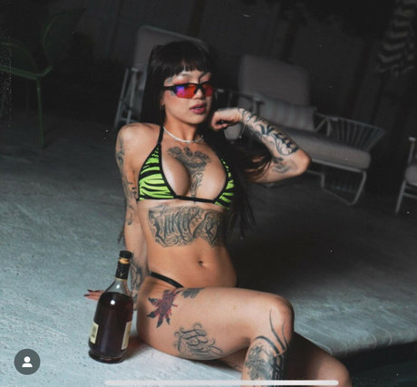 Nagie wyciekłe zdjęcie OnlyFans od Sarah Lo