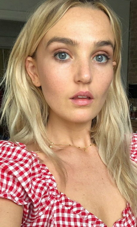 Chloe Fineman