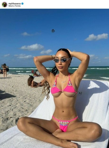 Nagie wyciekłe zdjęcie OnlyFans od Eva Gutowski