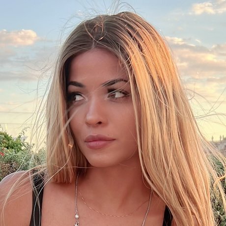 Loving Zoe   Free