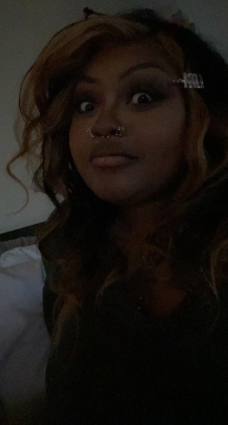 Nagie wyciekłe zdjęcie OnlyFans od Gutter Glitter