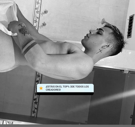 Nagie wyciekłe zdjęcie OnlyFans od   