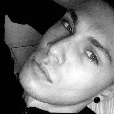 Nagie wyciekłe zdjęcie OnlyFans od Makeouthill