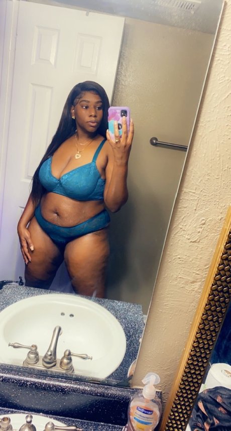 Nagie wyciekłe zdjęcie OnlyFans od Melanin Queen 