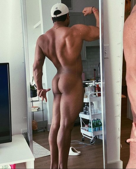 Nagie wyciekłe zdjęcie OnlyFans od Dienes Carbine
