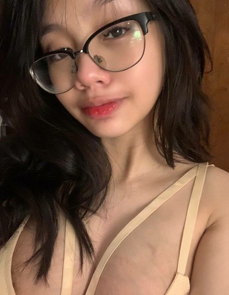 Nagie wyciekłe zdjęcie OnlyFans od Hilixlie