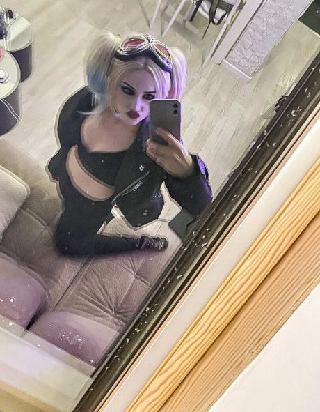 Ezysummers Cosplay