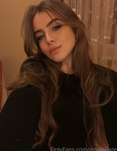 Nagie wyciekłe zdjęcie OnlyFans od Emiliallure