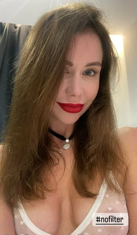 Nagie wyciekłe zdjęcie OnlyFans od Mianaughtygirl