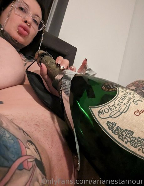Nagie wyciekłe zdjęcie OnlyFans od Arianestamour