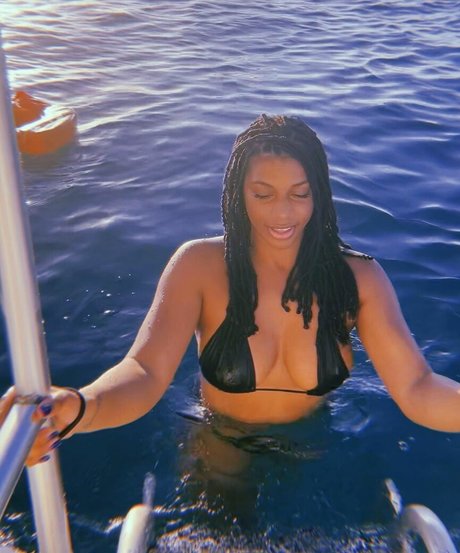Nagie wyciekłe zdjęcie OnlyFans od Taylor Rooks