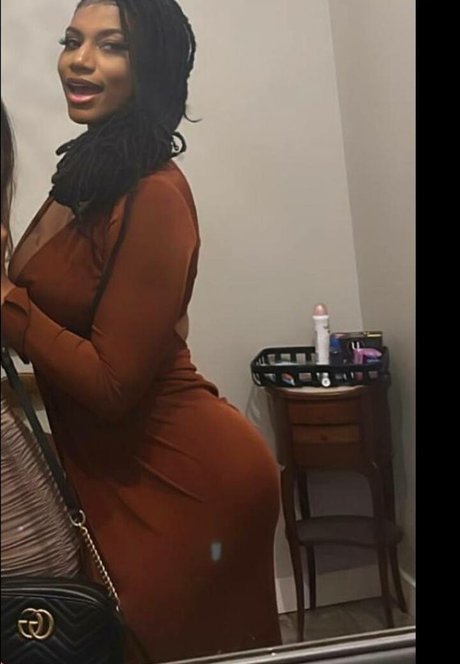 Nagie wyciekłe zdjęcie OnlyFans od Taylor Rooks