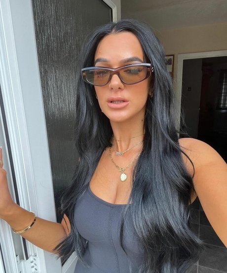 Nagie wyciekłe zdjęcie OnlyFans od Louise Reid