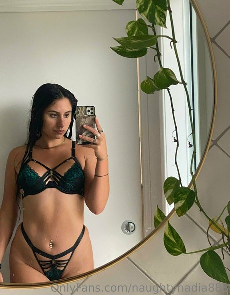 Nagie wyciekłe zdjęcie OnlyFans od Naughtynadia888