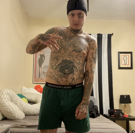 Nagie wyciekłe zdjęcie OnlyFans od Brian