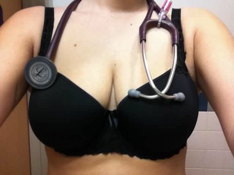 Nagie wyciekłe zdjęcie OnlyFans od Nurse Nancy