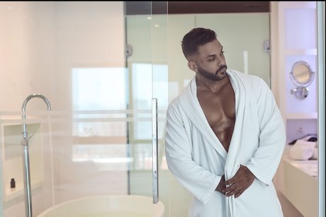 Nagie wyciekłe zdjęcie OnlyFans od Yuri Petrone