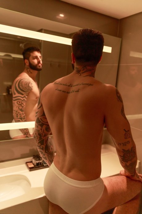 Nagie wyciekłe zdjęcie OnlyFans od Rafael Newbold