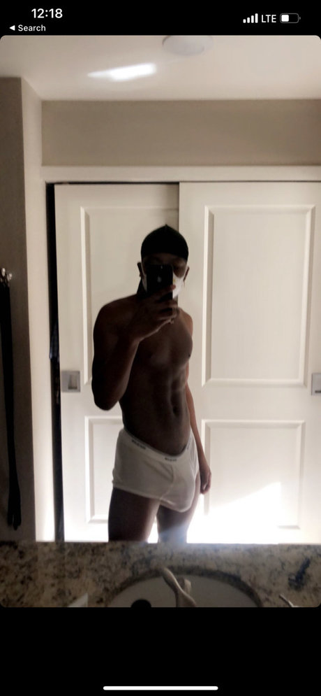 Nagie wyciekłe zdjęcie OnlyFans od Call Me Daddy 