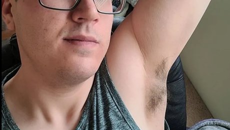 Nagie wyciekłe zdjęcie OnlyFans od Bearlyhairy