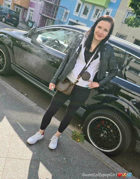 Sweet_lollypopgirl