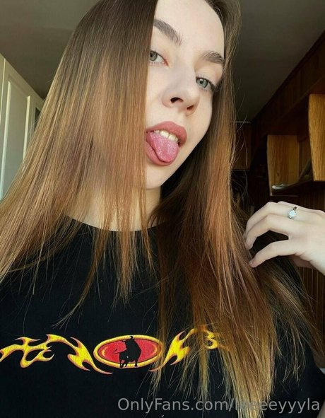 Nagie wyciekłe zdjęcie OnlyFans od Leeeeyyyla