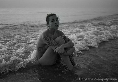 Nagie wyciekłe zdjęcie OnlyFans od Polyluna
