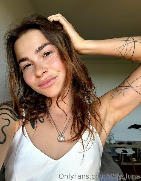Nagie wyciekłe zdjęcie OnlyFans od Polyluna
