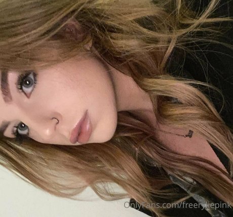 Nagie wyciekłe zdjęcie OnlyFans od Freeryliepink