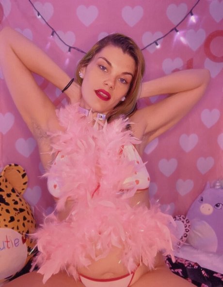 Nagie wyciekłe zdjęcie OnlyFans od Helloella