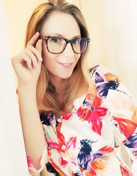 Nagie wyciekłe zdjęcie OnlyFans od Ellyedelweiss