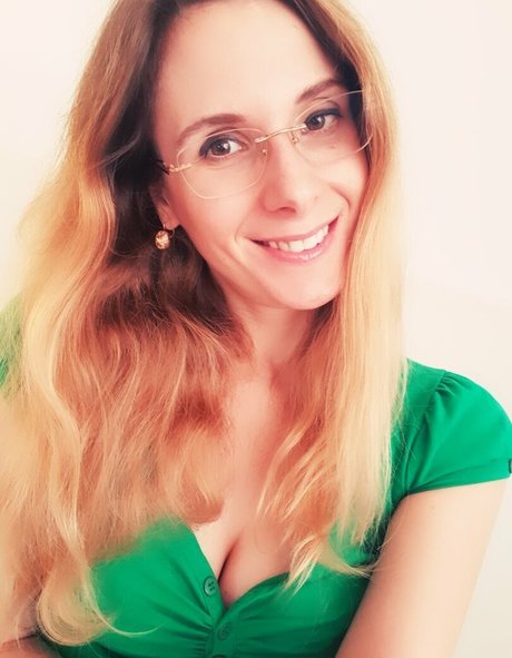 Nagie wyciekłe zdjęcie OnlyFans od Ellyedelweiss