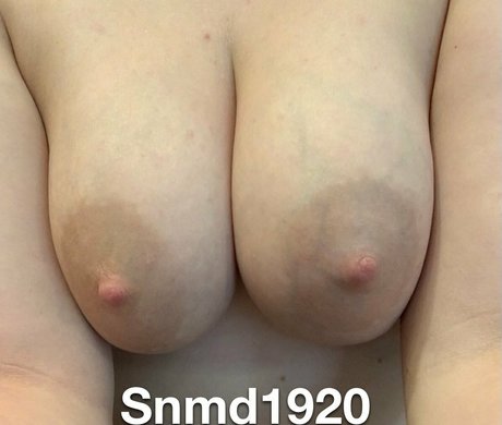 Nagie wyciekłe zdjęcie OnlyFans od Hotwifekkfree